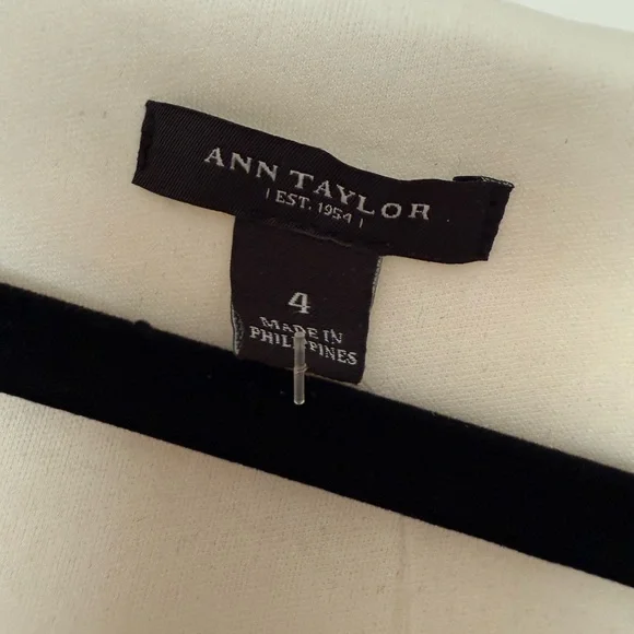 ANN TAYLOR Cream Short Sleeve Dress - Picture 4 of 5